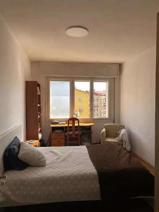Dormitori de Pis de lloguer en  Pamplona / Iruña amb Calefacció, Parquet i Traster
