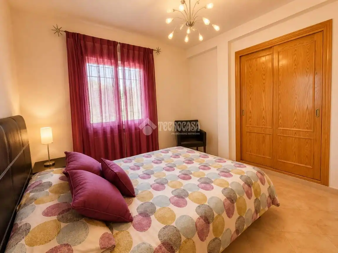 Habitación de Casa o chalet en venta en Carranque con Aire acondicionado, Parquet y Terraza