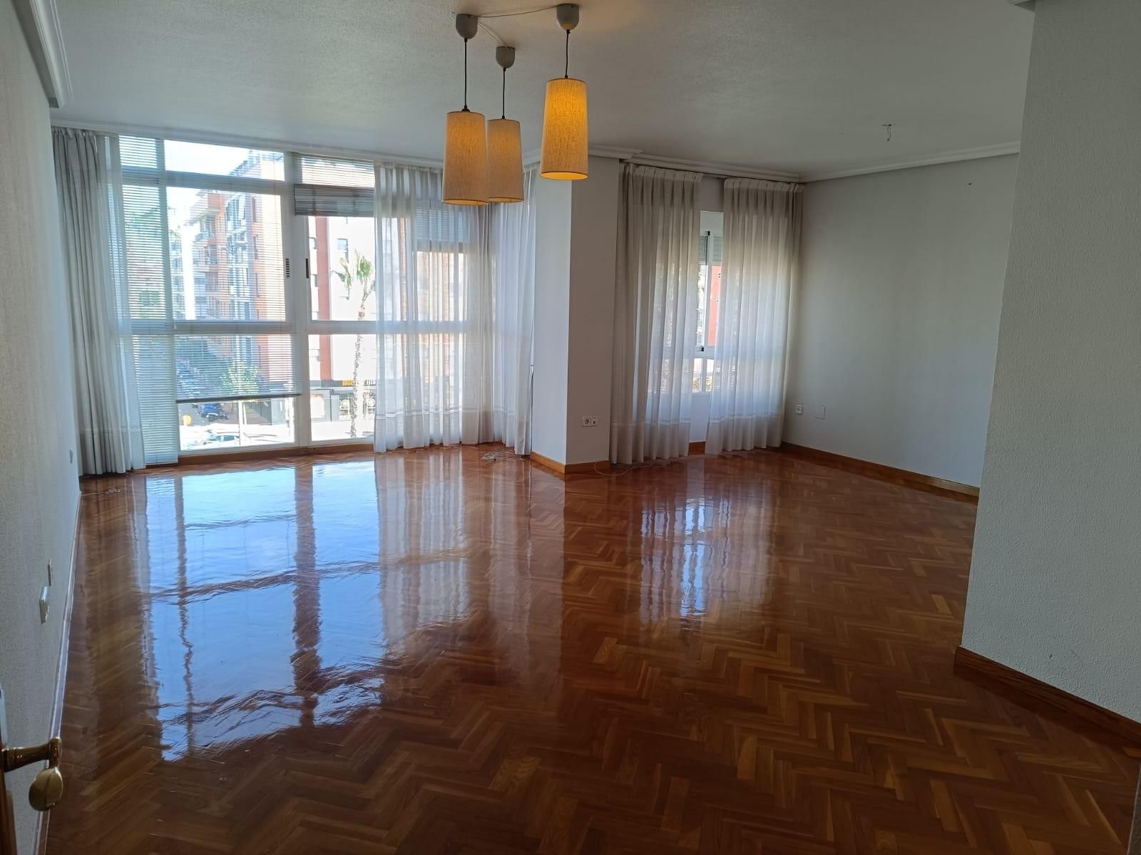 Living room of Flat to rent in  Murcia Capital  with Air Conditioner and Parquet flooring