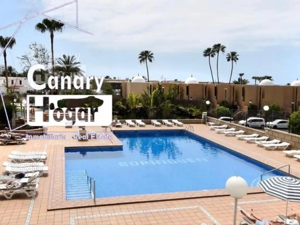 Piscina de Estudio en venta en Adeje con Aire acondicionado, Calefacción y Piscina comunitaria
