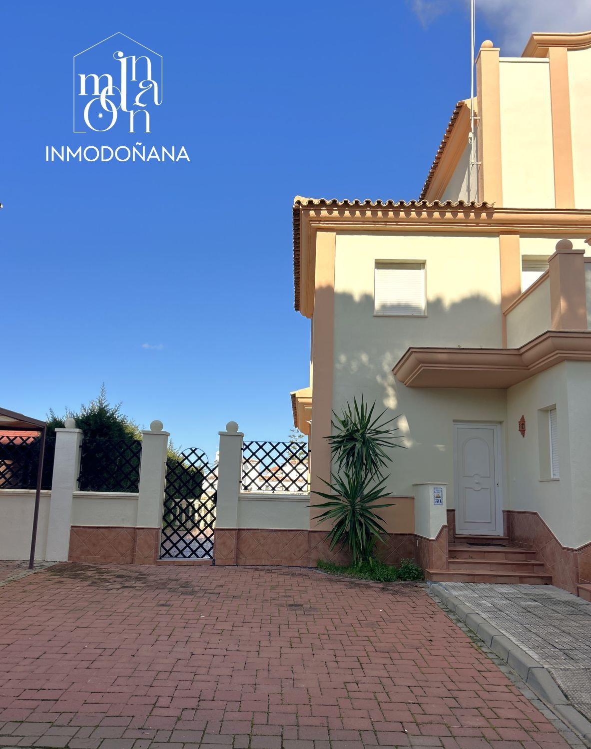 Exterior view of Single-family semi-detached for sale in Almonte  with Air Conditioner, Heating and Terrace