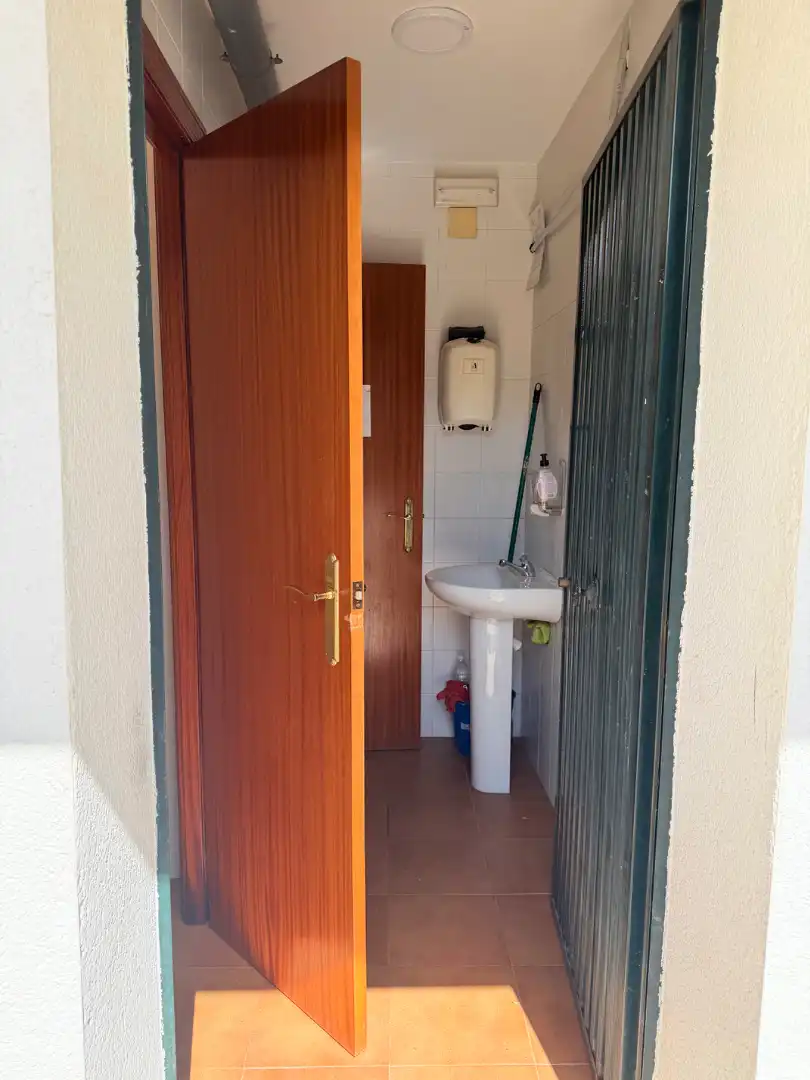 Badezimmer von Garage zum Verkauf in Badajoz mit Alarm