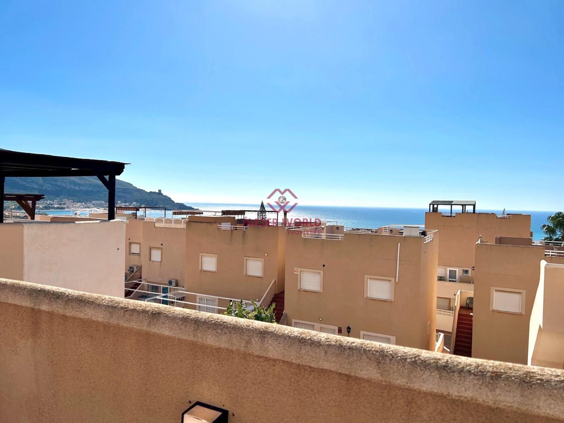 Vista exterior de Àtic en venda en Cartagena amb Aire condicionat, Terrassa i Moblat