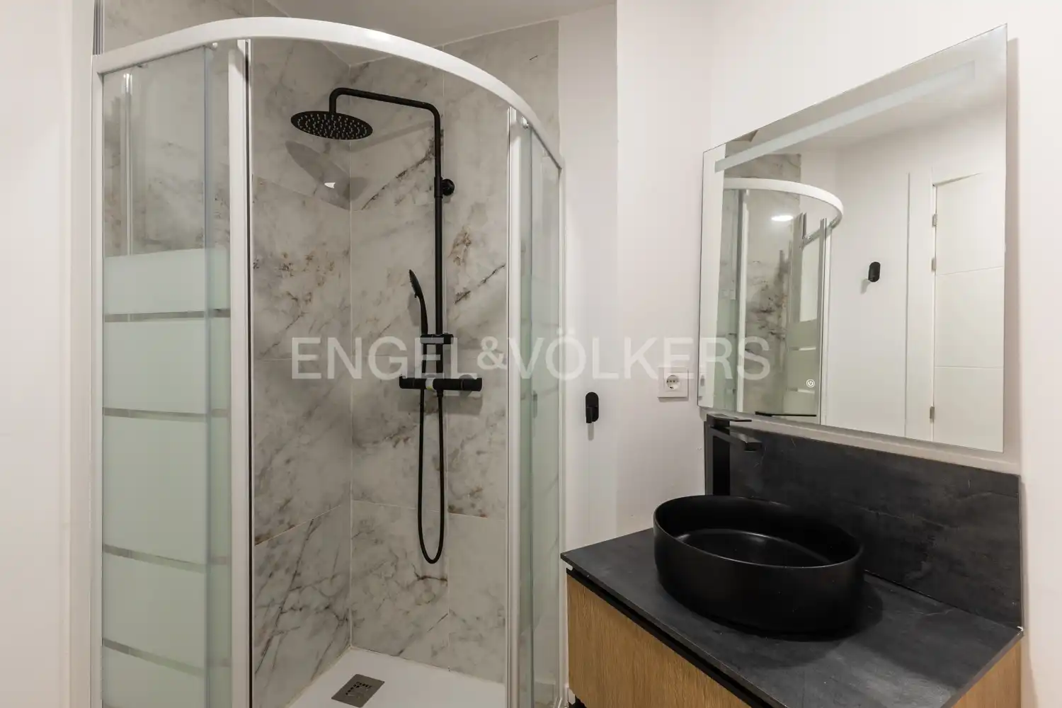 Baño de Piso en venta en Valencia con Aire acondicionado, Calefacción y Trastero