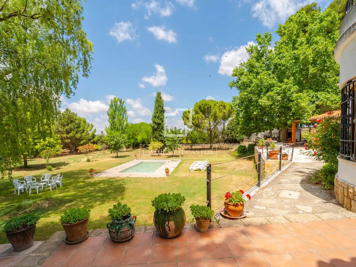 Jardí de Finca rústica en venda en Requena amb Calefacció, Jardí privat i Terrassa