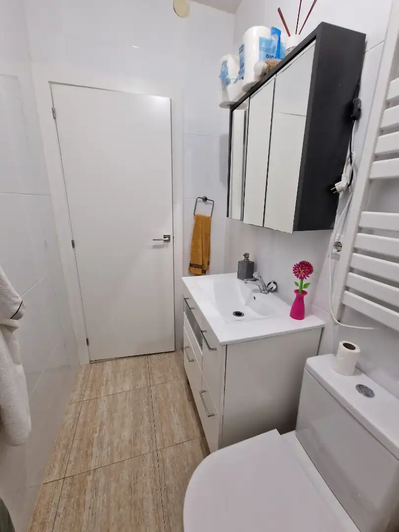 Bathroom of Flat for sale in Barcelona  with Heating, Parquet flooring and Oven