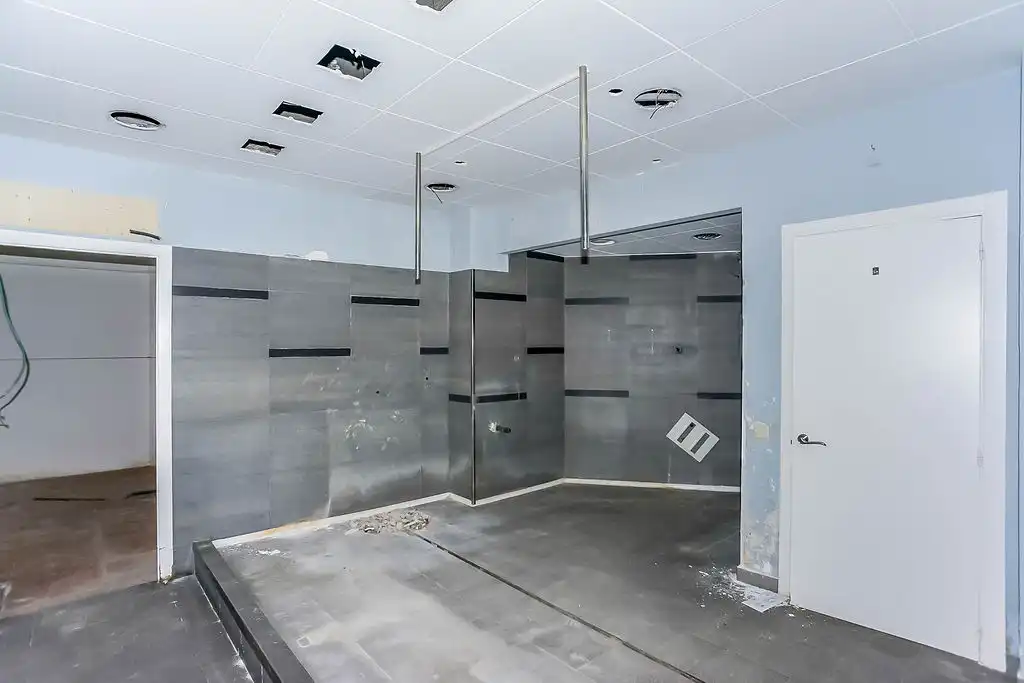 Local commercial à vendre à Av de les Voltes, imagen 16