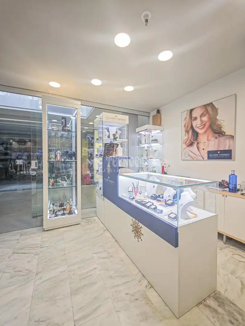 Commercial properties for sale in Arona  with Air Conditioner, Furnished and Alarm