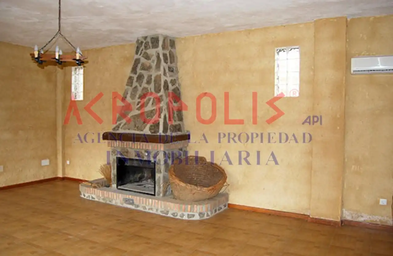 Sala de estar de Local en venta en Santa María de la Vega