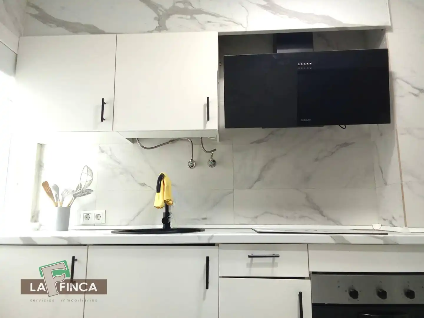 Kitchen of Flat for sale in Oviedo   with Heating and Furnished