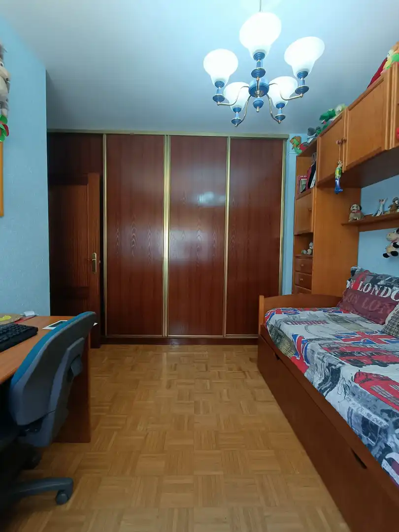 Dormitori de Pis en venda en Miranda de Ebro amb Calefacció, Terrassa i Traster