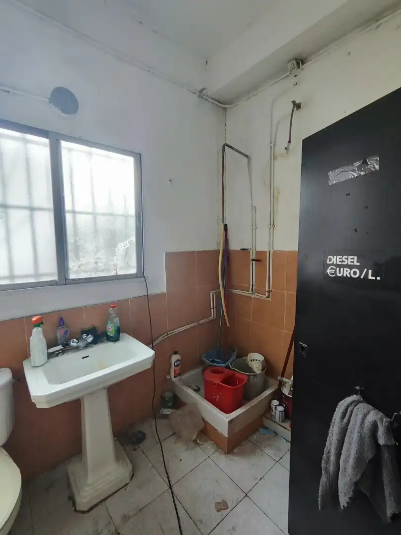Baño de Local en venta en Madrid