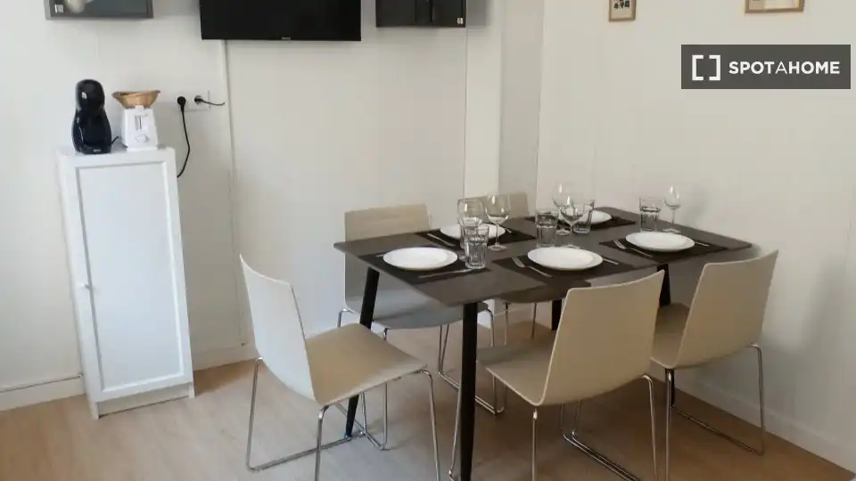 Dining room of Flat for rent in Paterna  with Air Conditioner, Heating and Furnished