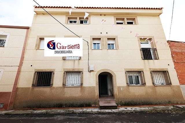 Vista exterior de Pis en venda en Zarza de Tajo amb Calefacció