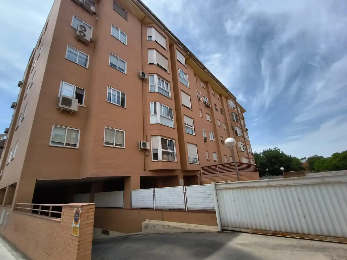 Exterior view of Flat for sale in Valdemoro  with Private garden, Terrace and Storage room