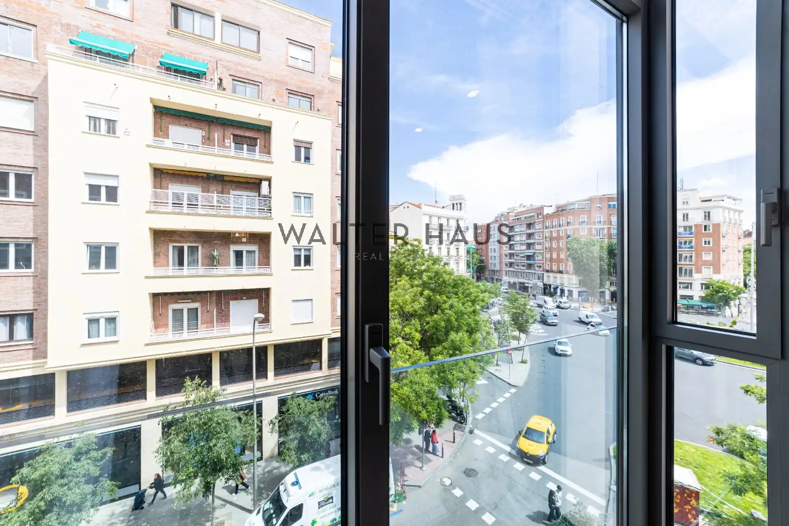 Vista exterior de Pis en venda en Madrid amb Aire condicionat, Traster i Forn
