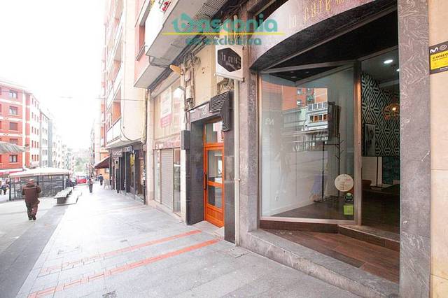 Local comercial en Venta en Balendin Berriotxoa Kalea, 14 en Centro - Ariz - Uribarri