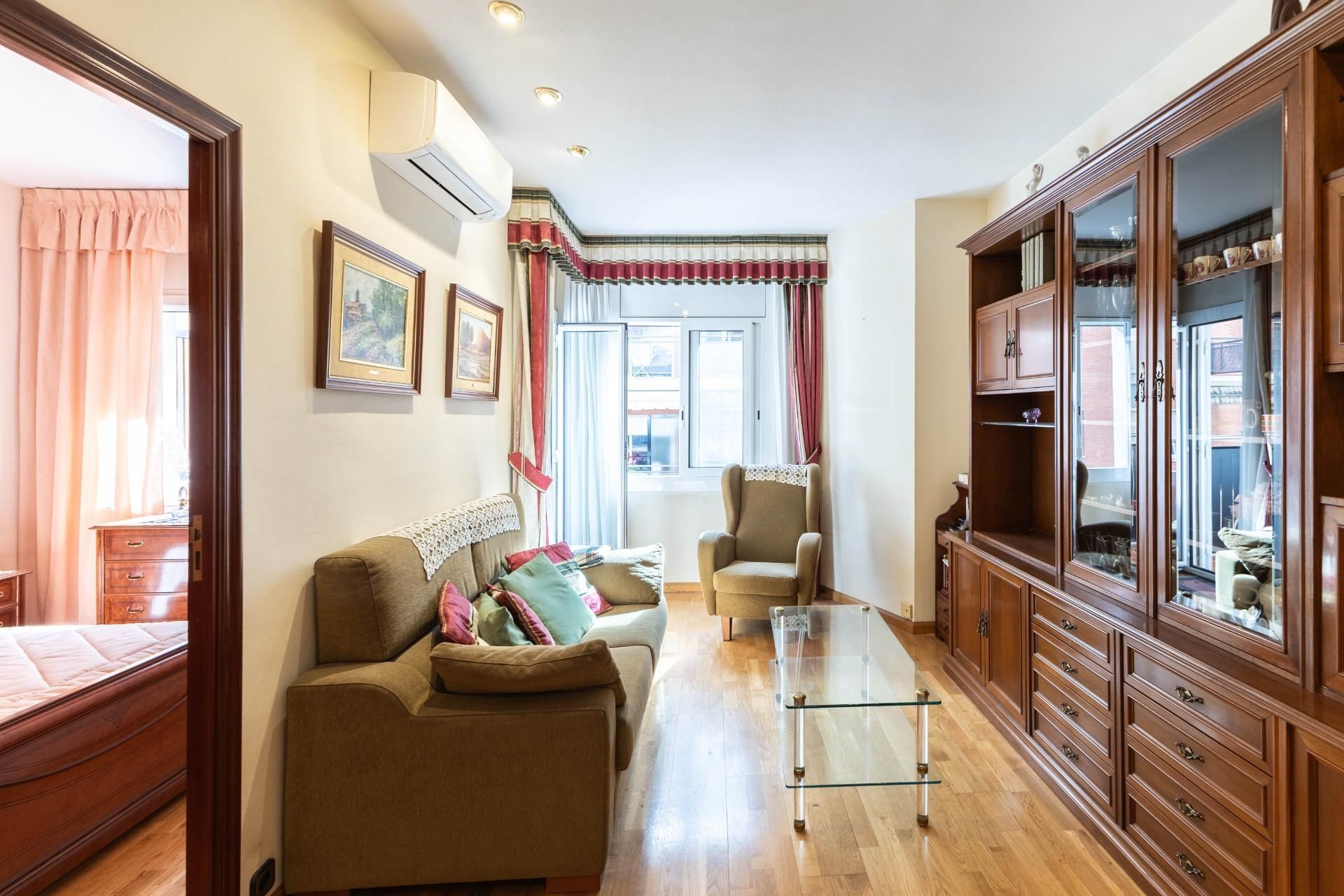 Sala d'estar de Pis en venda en  Barcelona Capital amb Aire condicionat i Balcó