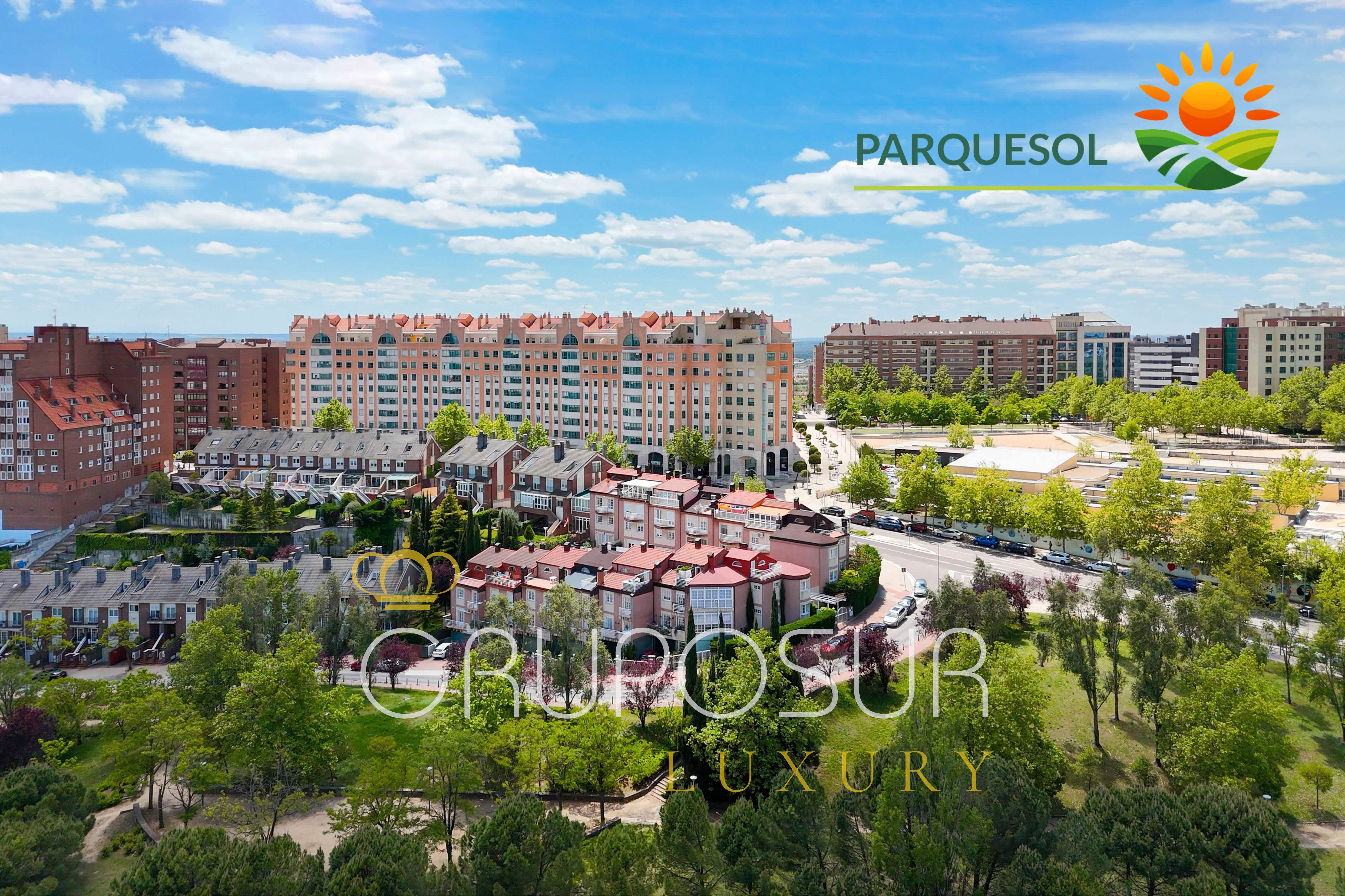 Vista exterior de Casa adosada en venda en Valladolid Capital amb Calefacció, Parquet i Traster