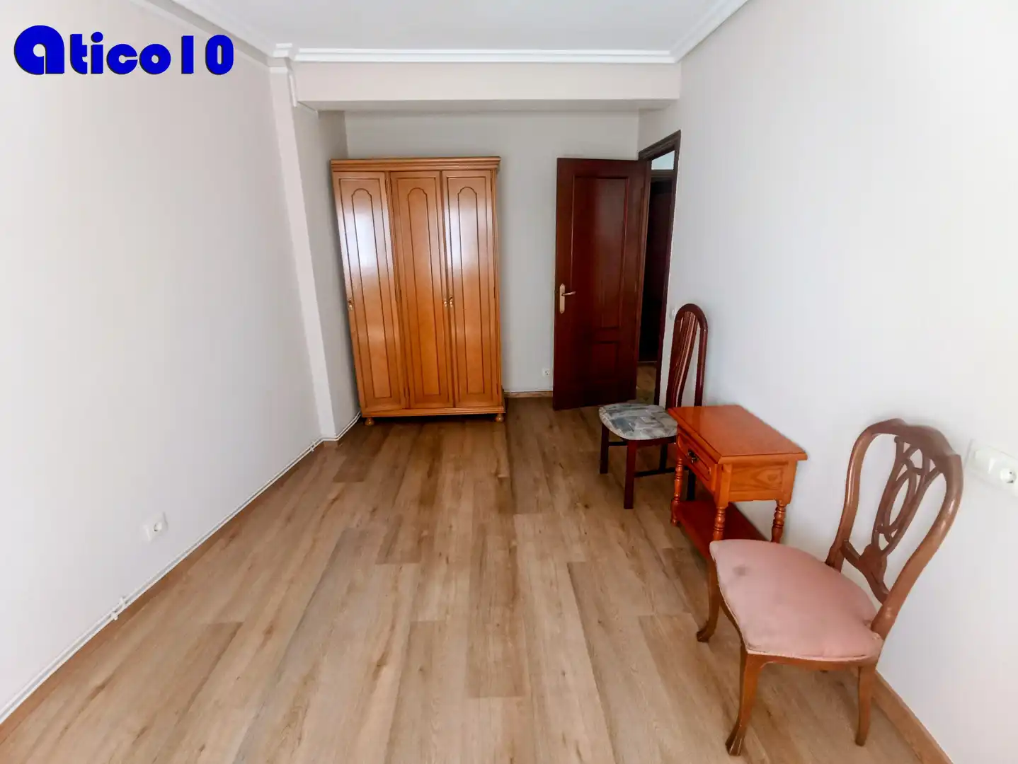 Schlafzimmer von Wohnung zur Miete in Oviedo  mit Heizung, Möbliert und Ofen