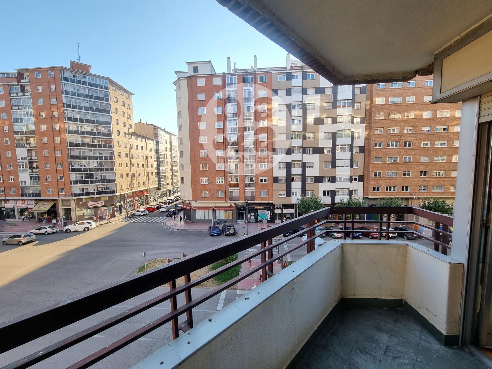 Vista exterior de Pis en venda en Burgos Capital amb Calefacció i Terrassa