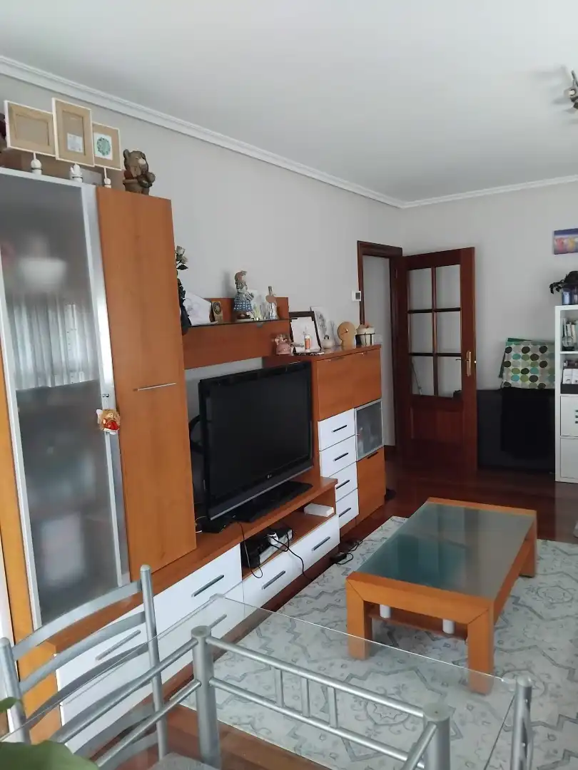 Sala d'estar de Pis en venda en Voto amb Calefacció, Traster i Piscina