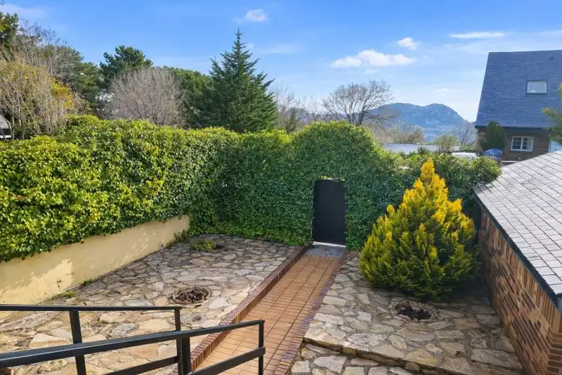 Jardí de Casa adosada en venda en Valdemanco amb Calefacció, Jardí privat i Terrassa