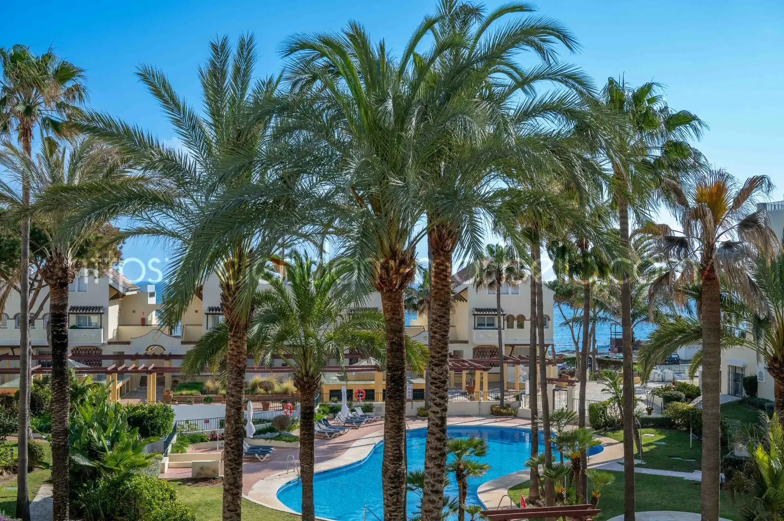 Vista exterior de Apartament en venda en Marbella amb Aire condicionat, Calefacció i Terrassa