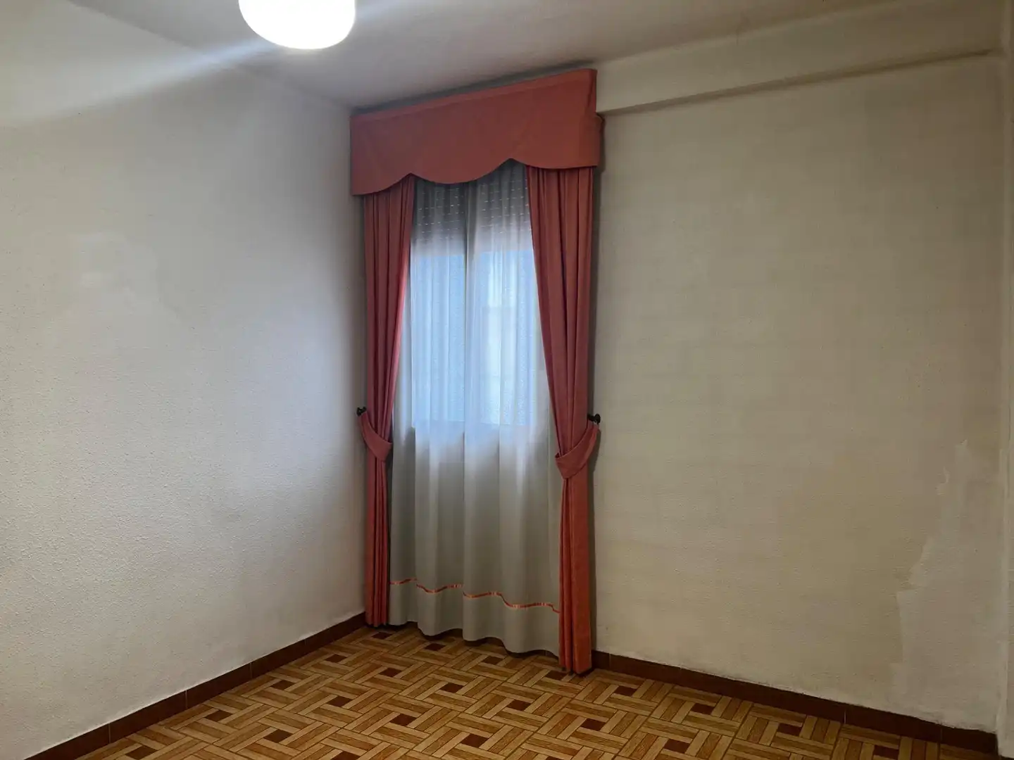 Bedroom of Flat for sale in Valencia  with Air Conditioner and Alarm