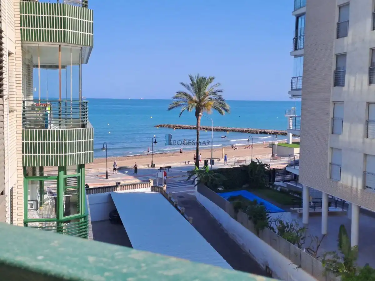 Außenansicht von Wohnungen zum Verkauf in Benicasim / Benicàssim mit Klimaanlage, Terrasse und Gemeinschaftspool