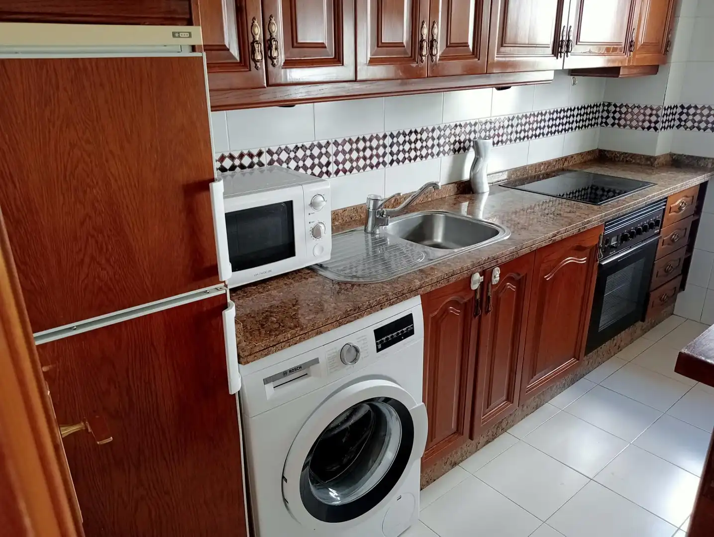 Cocina de Piso de alquiler en Sevilla con Aire acondicionado, Amueblado y Piscina comunitaria