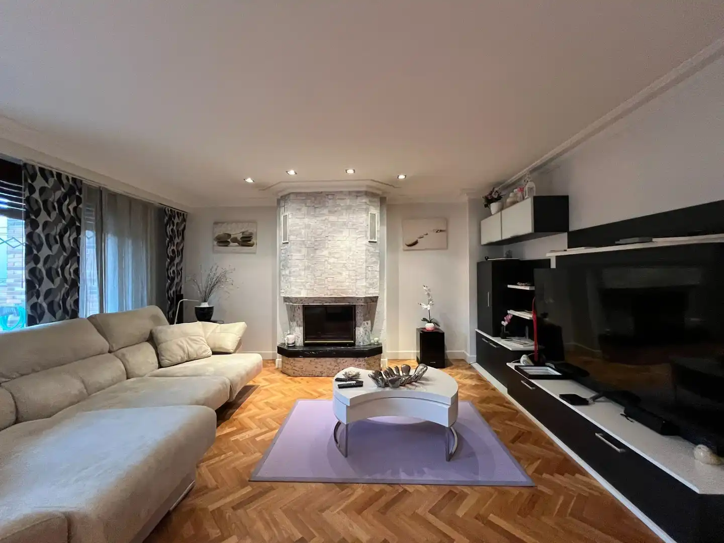 Sala de estar de Casa adosada en venta en Urnieta con Calefacción, Terraza y Trastero