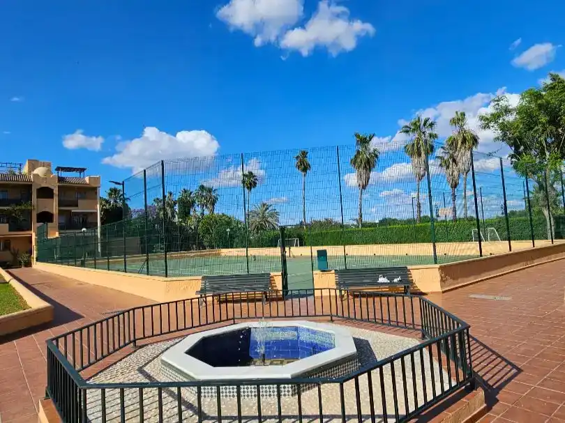 Piscina de Pis en venda en San Juan de Aznalfarache amb Aire condicionat i Piscina