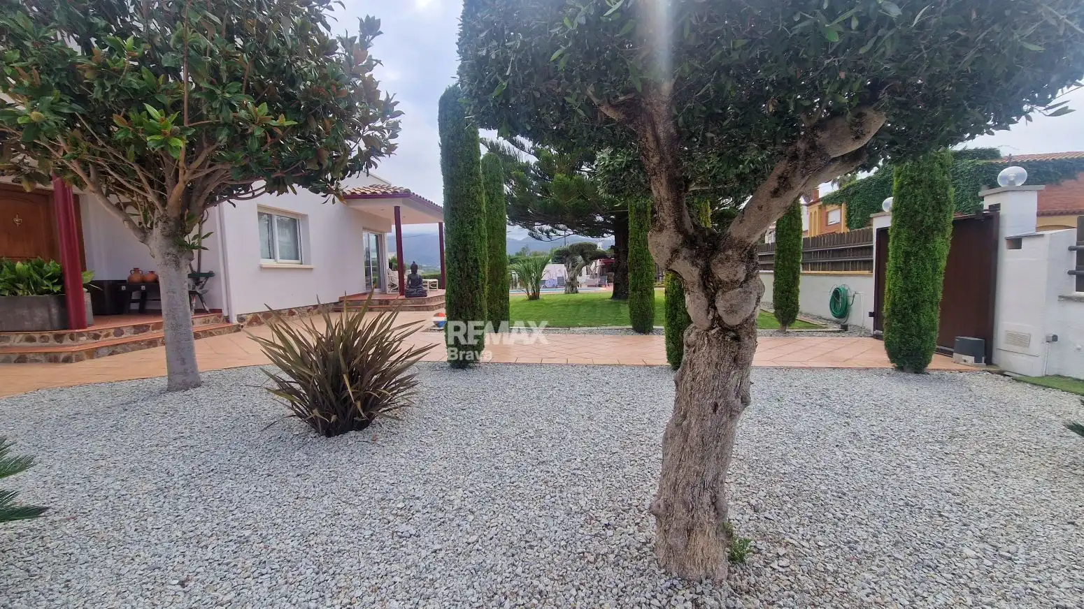 Houses for sale in Roses  with Air Conditioner, Private garden and Parquet flooring