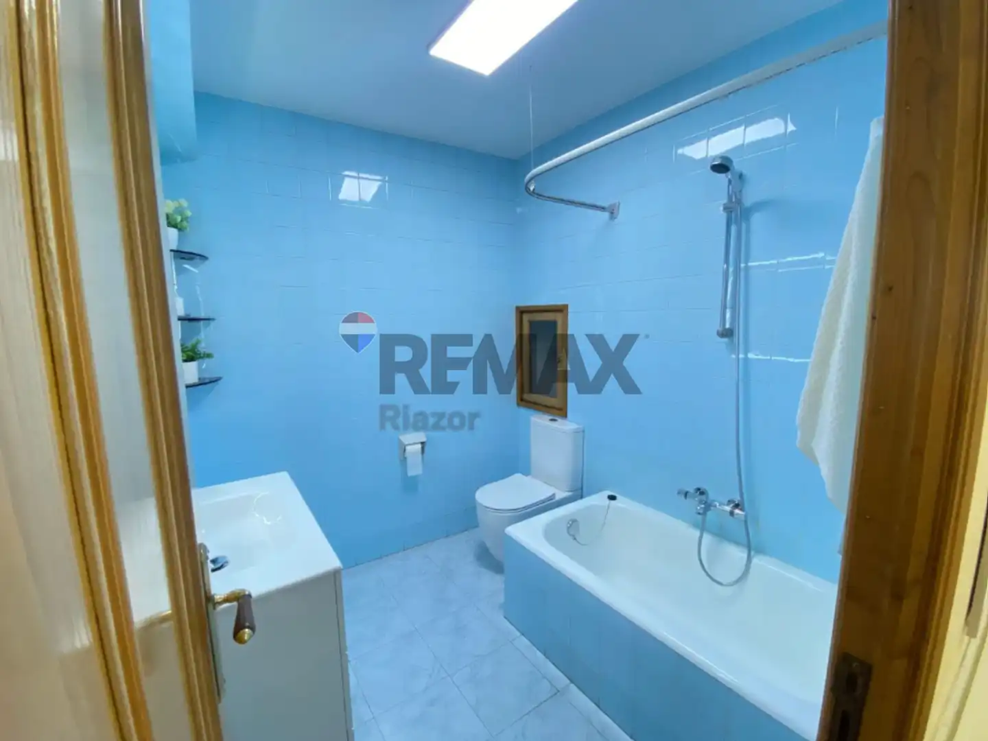 Baño de Piso de alquiler en Santiago de Compostela  con Calefacción, Amueblado y Horno