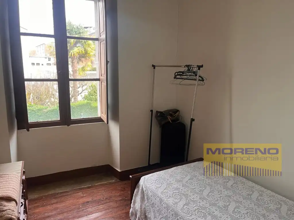 Dormitori de Casa o xalet en venda en Sarria