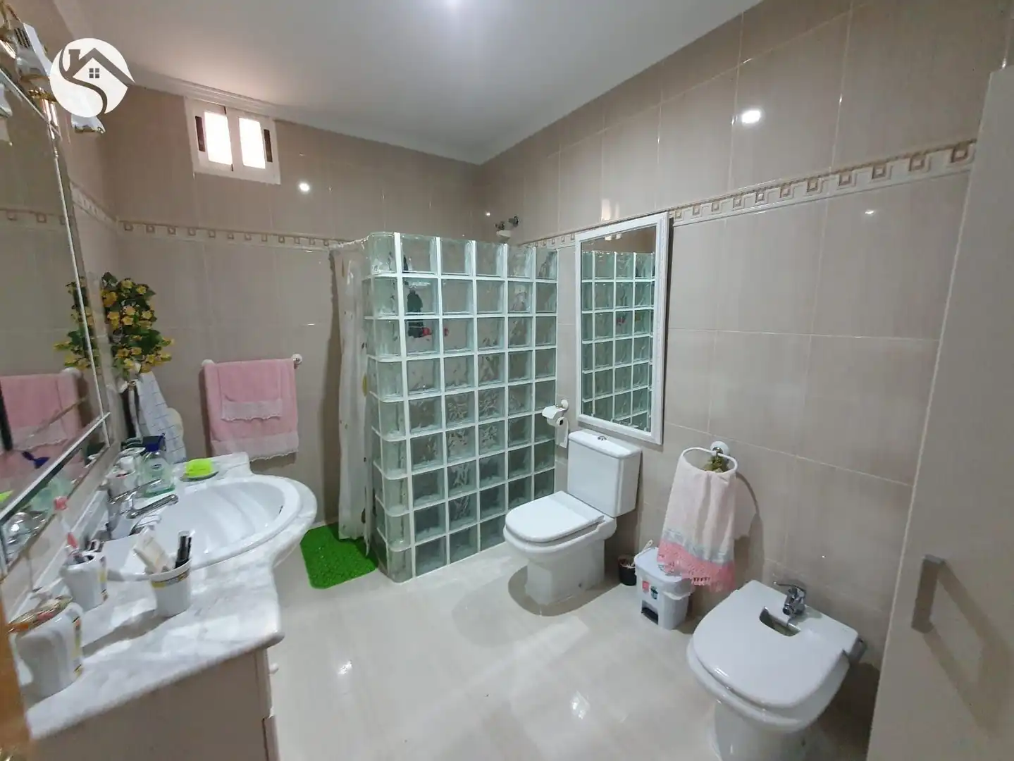 Bathroom of Houses for sale in Olmedilla de Alarcón