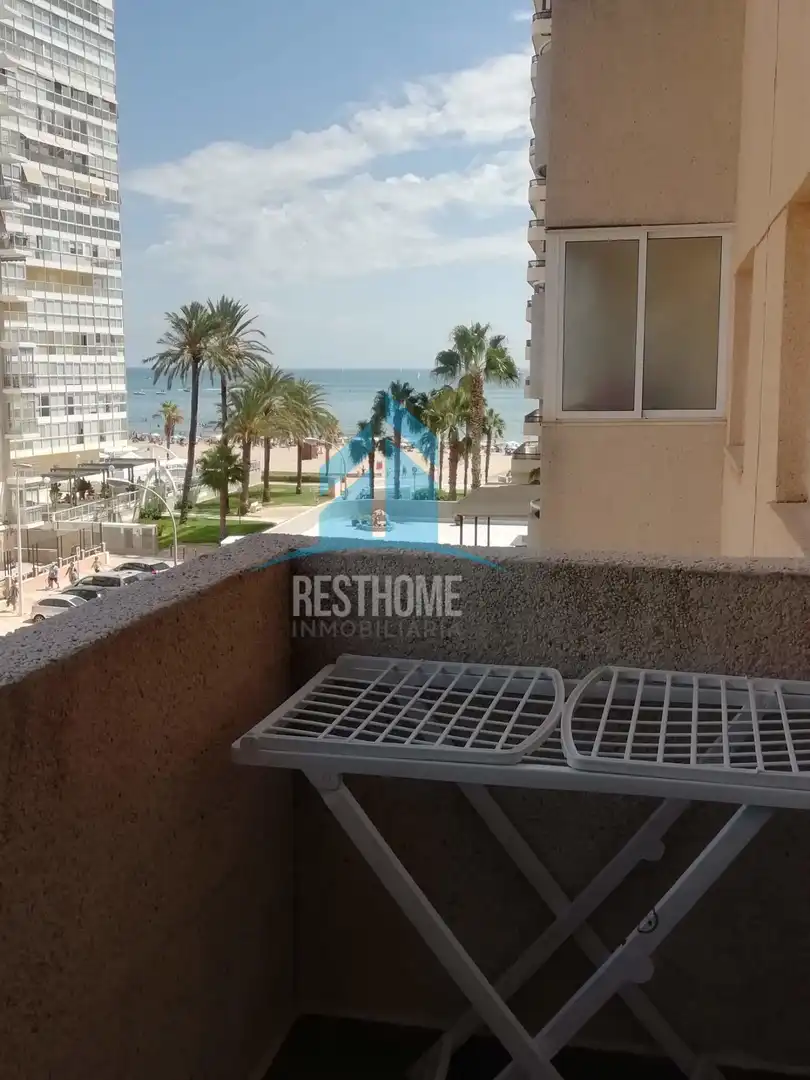 Vista exterior de Apartamento de alquiler en Cullera con Aire acondicionado, Jardín privado y Terraza