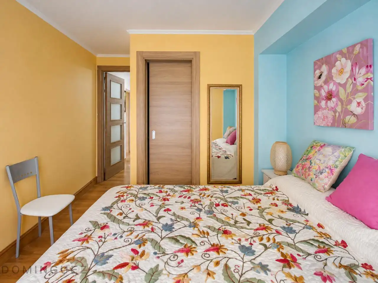 Habitación de Planta baja en venta en Vigo  con Calefacción y Amueblado