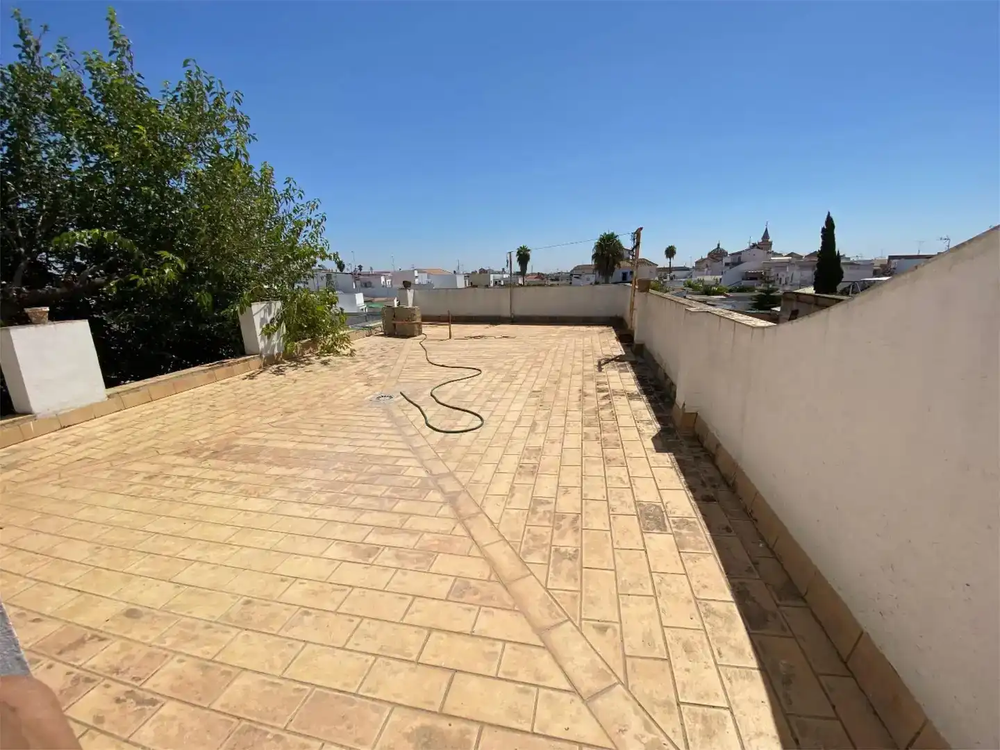 Terrassa de Casa adosada en venda en Bollullos de la Mitación amb Aire condicionat