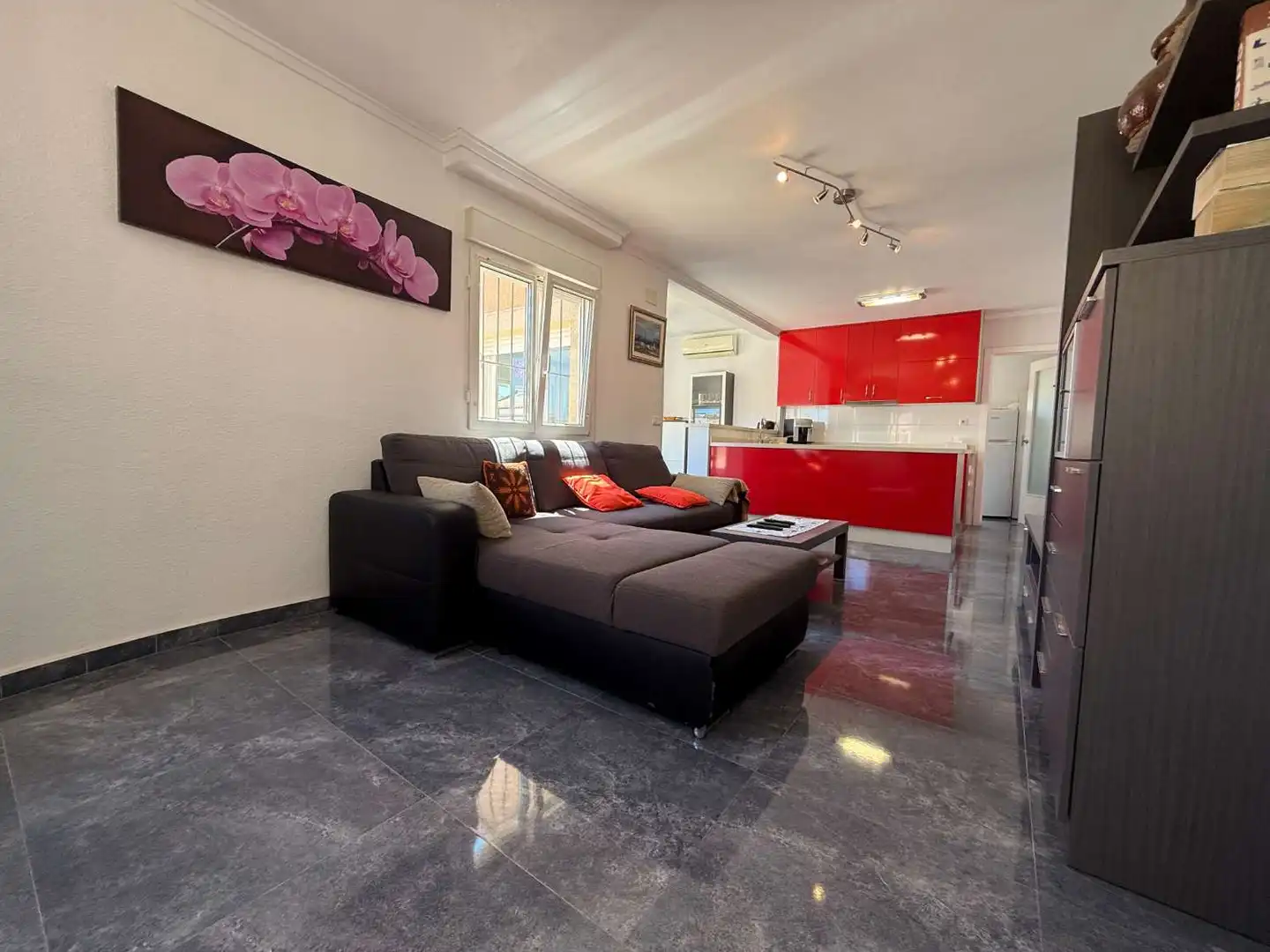Sala d'estar de Casa o xalet en venda en Orihuela amb Aire condicionat, Calefacció i Moblat