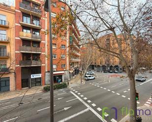 Vista exterior de Pis en venda en  Barcelona Capital amb Calefacció, Moblat i Balcó