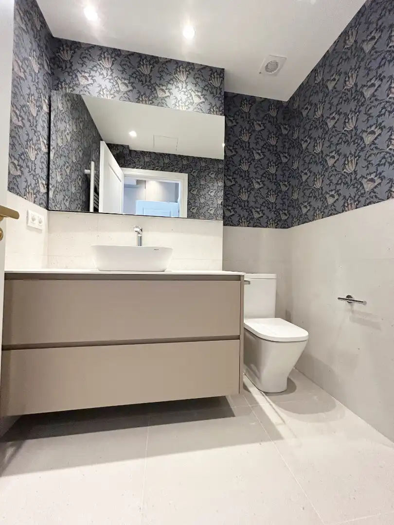 Baño de Piso en venta en Vitoria - Gasteiz con Calefacción, Trastero y Horno
