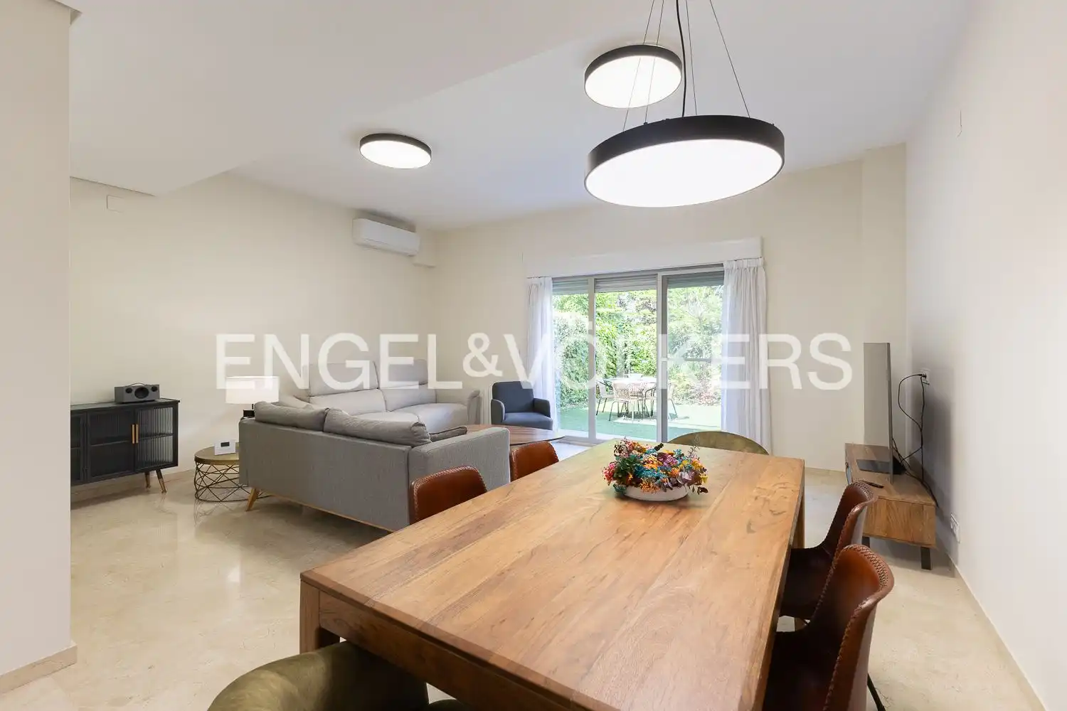 Comedor de Casa o chalet de alquiler en Rocafort con Aire acondicionado, Calefacción y Jardín privado