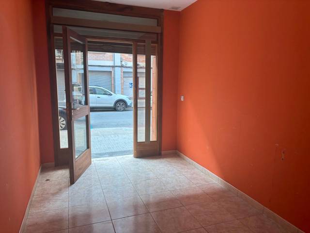 Local comercial en Alquiler en Carrer del Doctor Candi Bayés en Remei - La Guixa