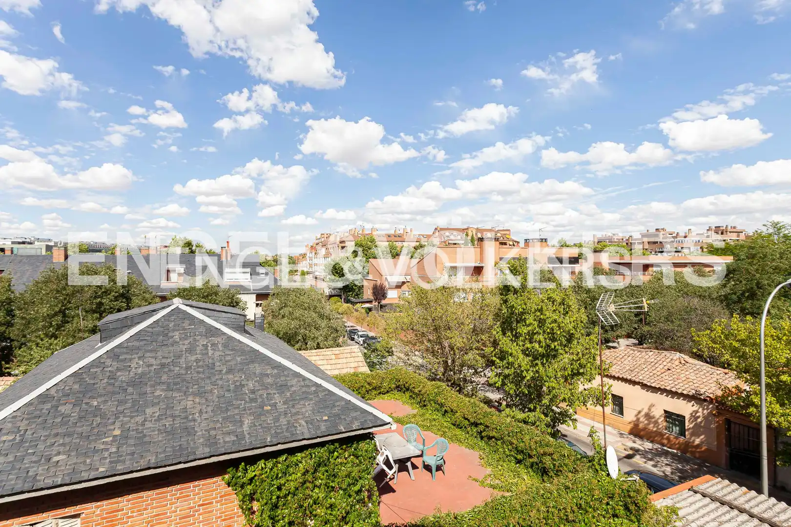 Vista exterior de Casa adosada de lloguer en Madrid amb Aire condicionat, Calefacció i Jardí privat