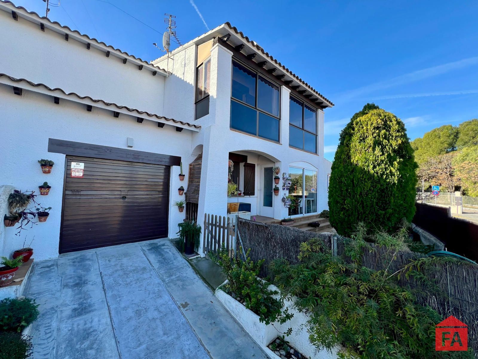 Vista exterior de Casa adosada en venda en El Vendrell