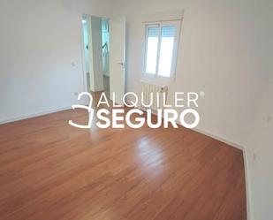 Bedroom of Flat to rent in Alcalá de Henares