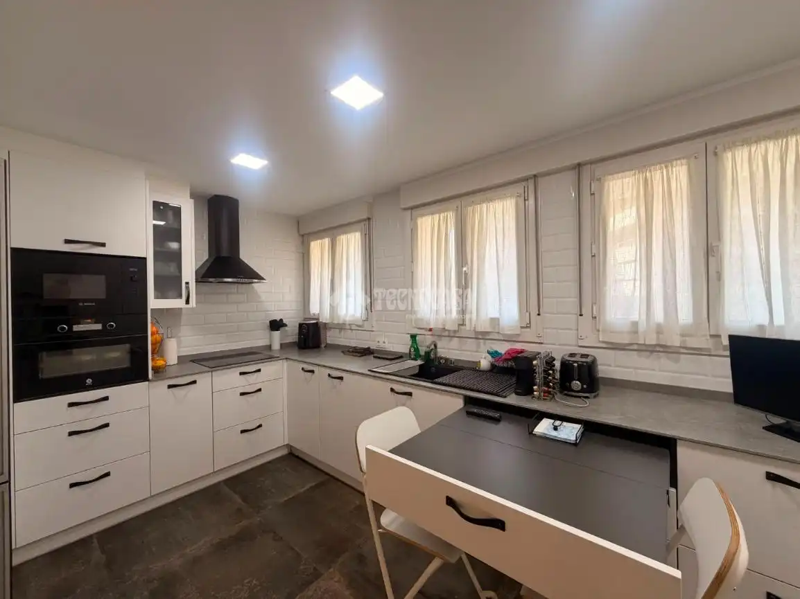 Cocina de Piso en venta en Bilbao  con Calefacción, Amueblado y Balcón