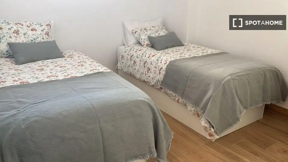 Bedroom of Apartments for share in Alicante / Alacant  with Air Conditioner, Terrace and Furnished
